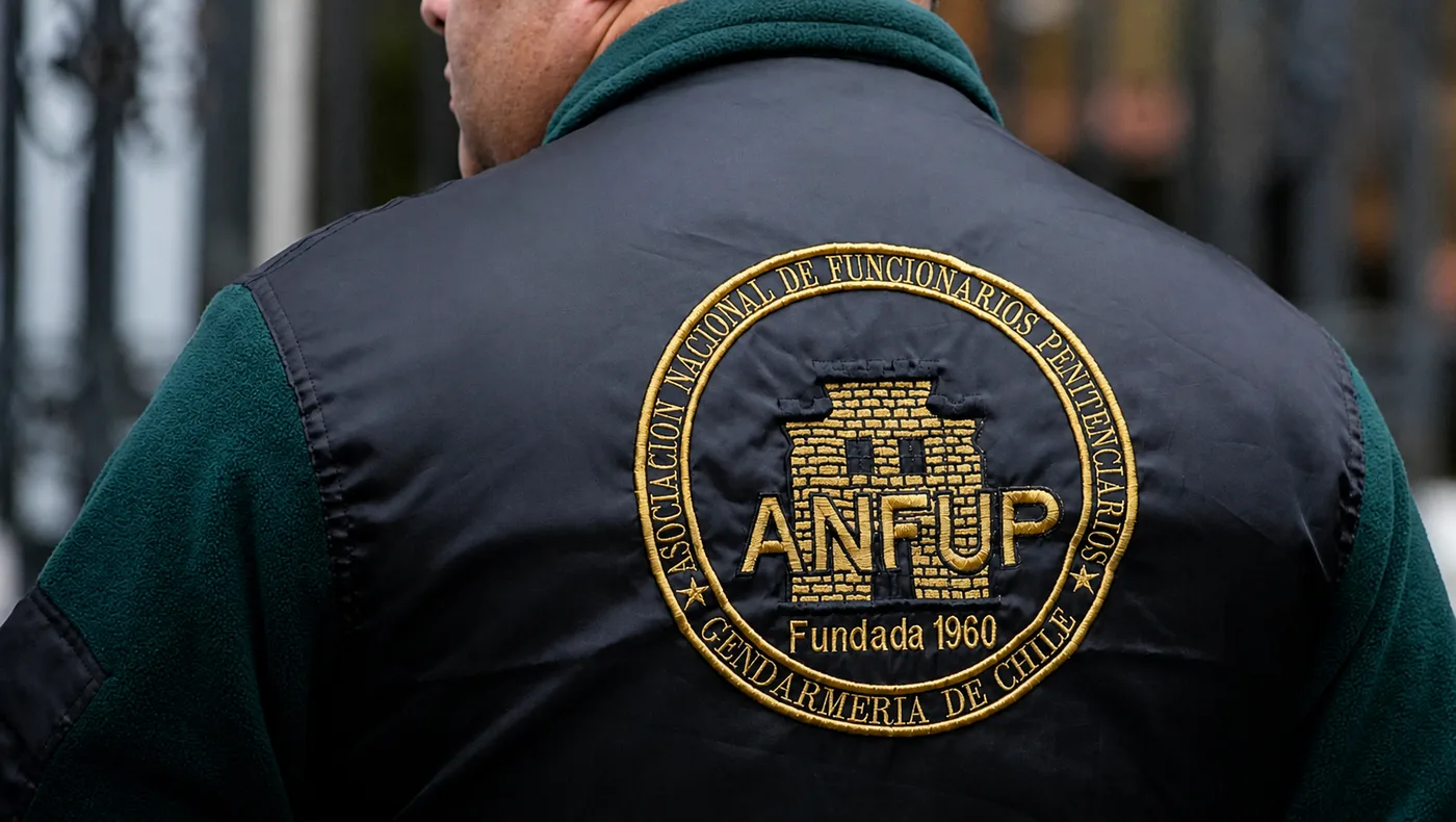 Detienen a dirigente histórico de la Anfup en investigación por red de corrupción en Santiago 1