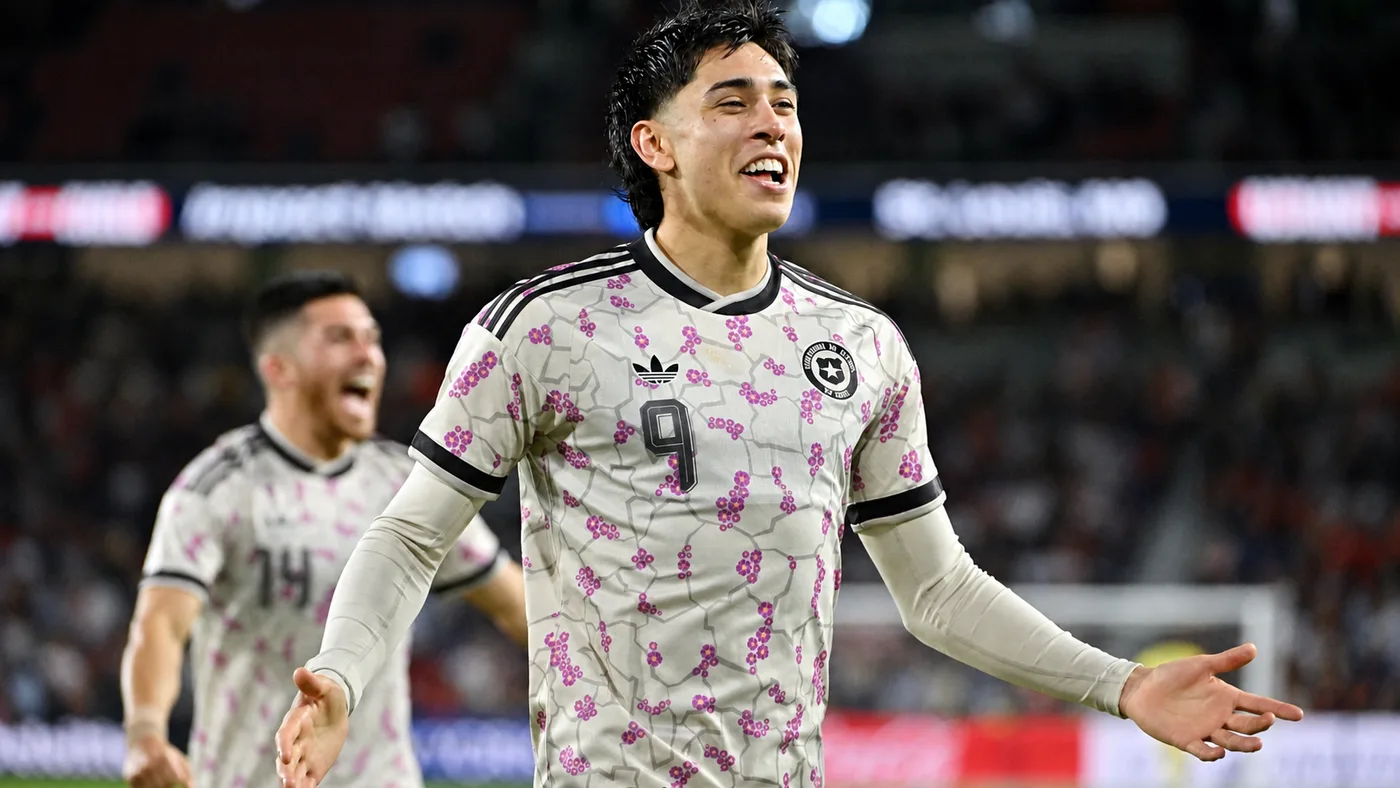 Maximiliano Gutiérrez sorprende a Estados Unidos con un potente remate y pone en ventaja a Chile