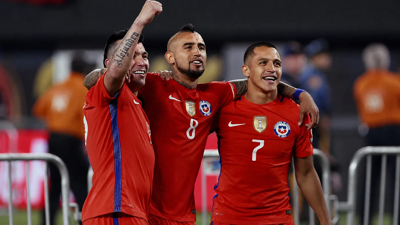 Vidal defiende la experiencia de la Generación Dorada y propone un rol para sus referentes en La Roja