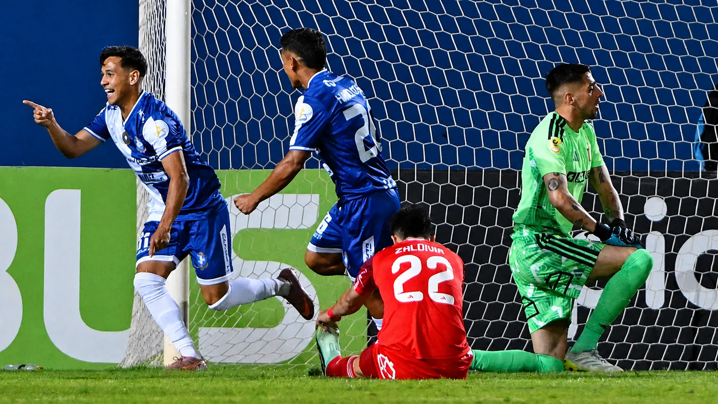 Antofagasta vence a la U y queda a un paso de las semifinales de Copa Chile
