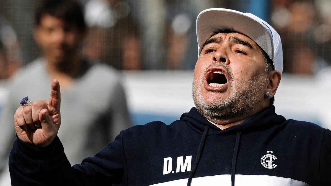 Fiscalía argentina pide hasta 12 años de cárcel por la muerte de Diego Maradona