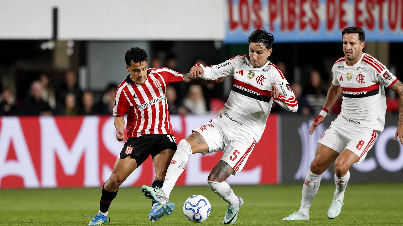 Flamengo de Erick Pulgar no pudo sacar ventaja ante Estudiantes en la semifinal de la Libertadores