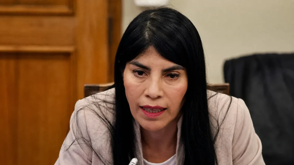 Ministra Lincolao propone una ley de IA flexible y llama a enfocarse en las oportunidades