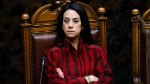 Paulina Núñez pide ampliar el plan de empleo y cuestiona recorte a computadores escolares