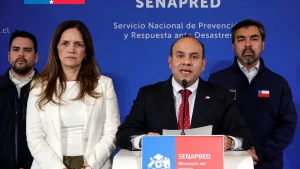 Suspensión de clases y evacuaciones preventivas marcan respuesta ante sistema frontal